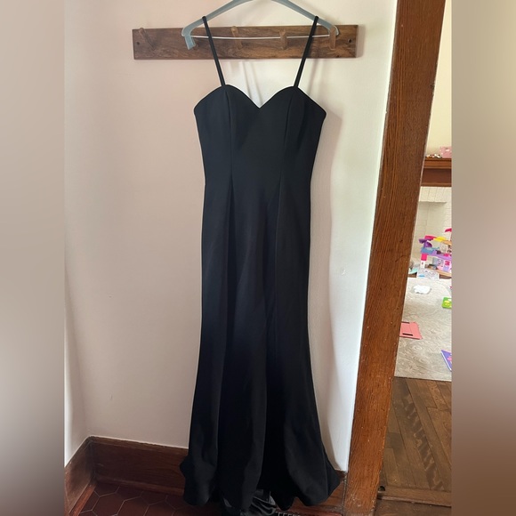 EUC Fitted Black Abby Paris Bridesmaid/ Evening Gown size 2 - Picture 1 of 4